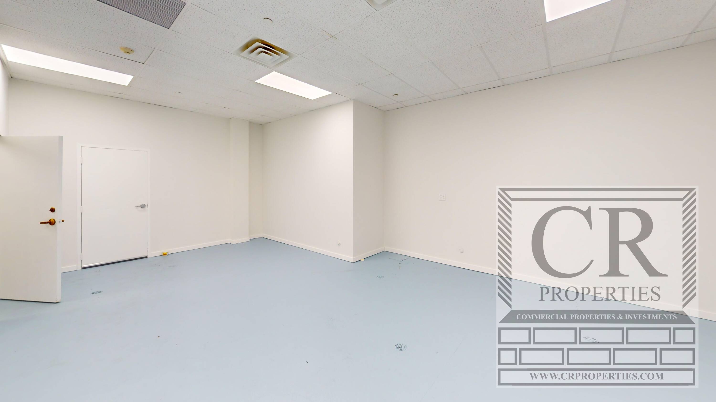 Arlington Square For Lease: 2,400 SF